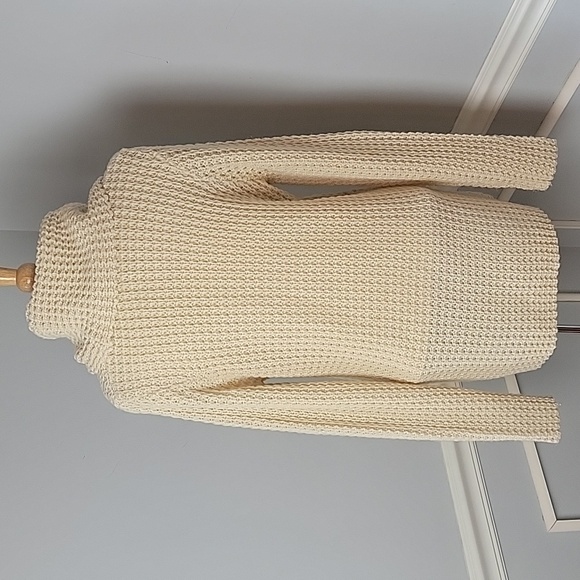 MIRACLE Cream Cowl Neck Faux Button Open Knit Boho Preppy Tulip Hem Sweater M/L - Picture 3 of 8